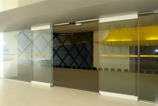 proyecto emblematico manusa puertas automaticas brasil automatic door proyect brazil