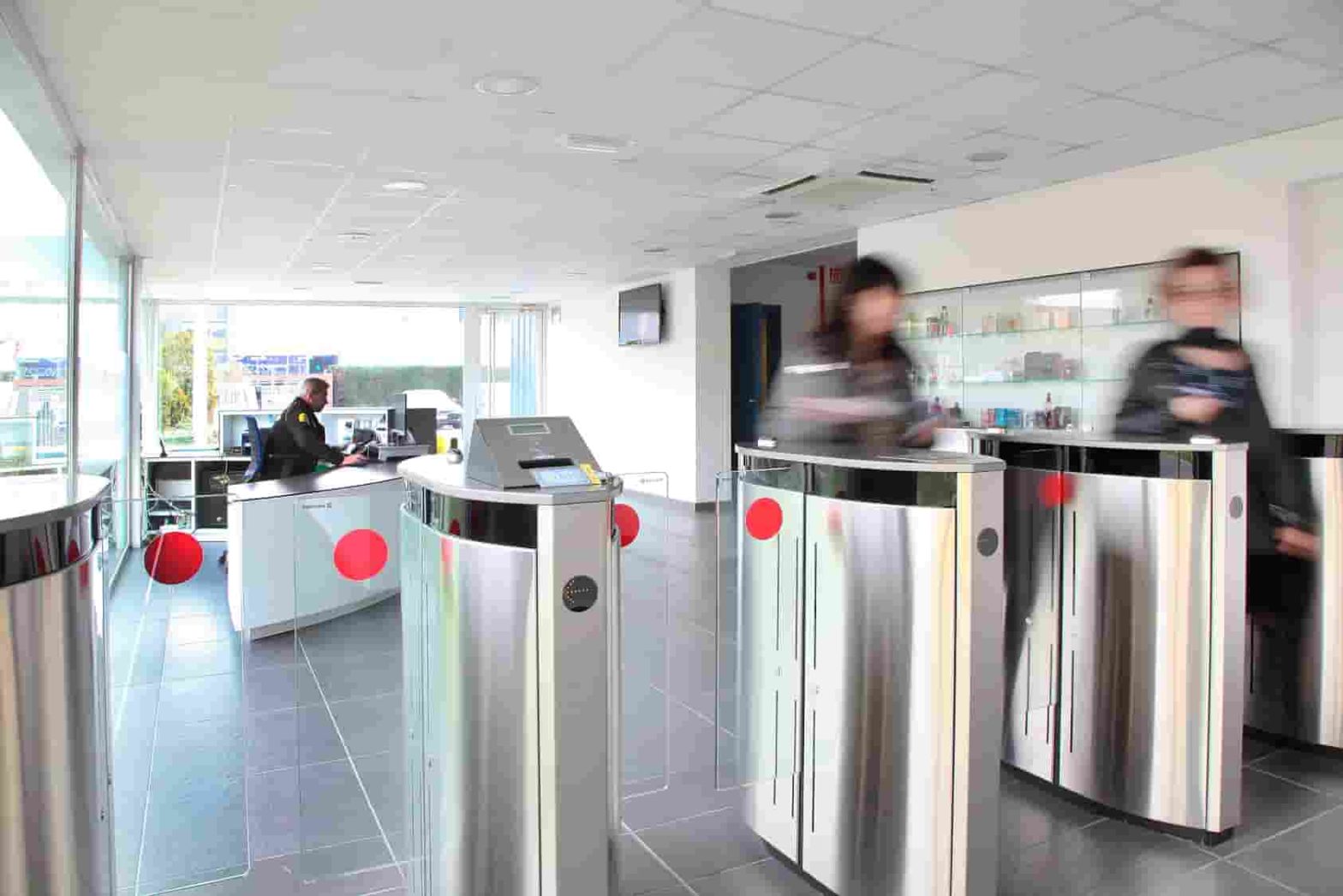 control acceso automatico empleados empresa oficina horario manusa automatic